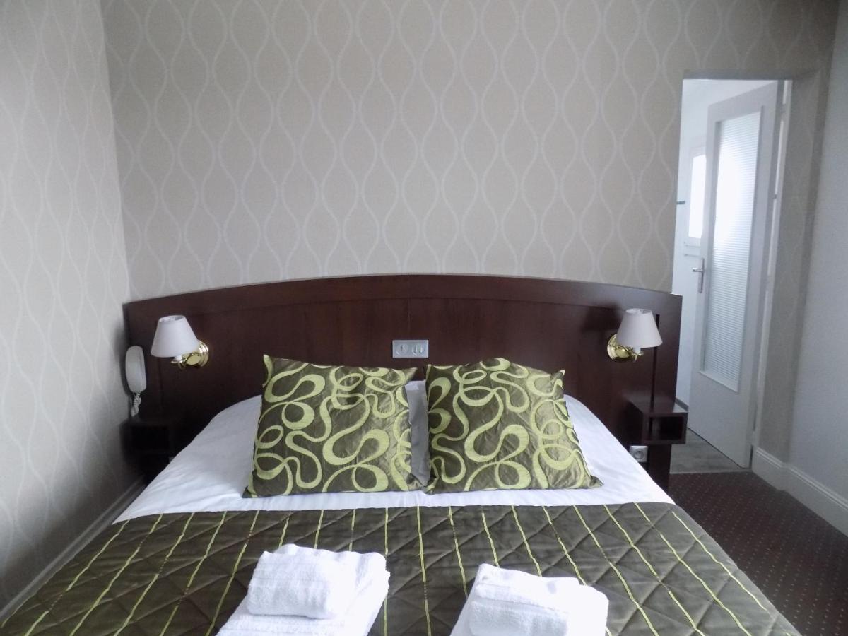 Logis Hotel La Breche - Restaurant Berthelot Амбоаз Екстериор снимка