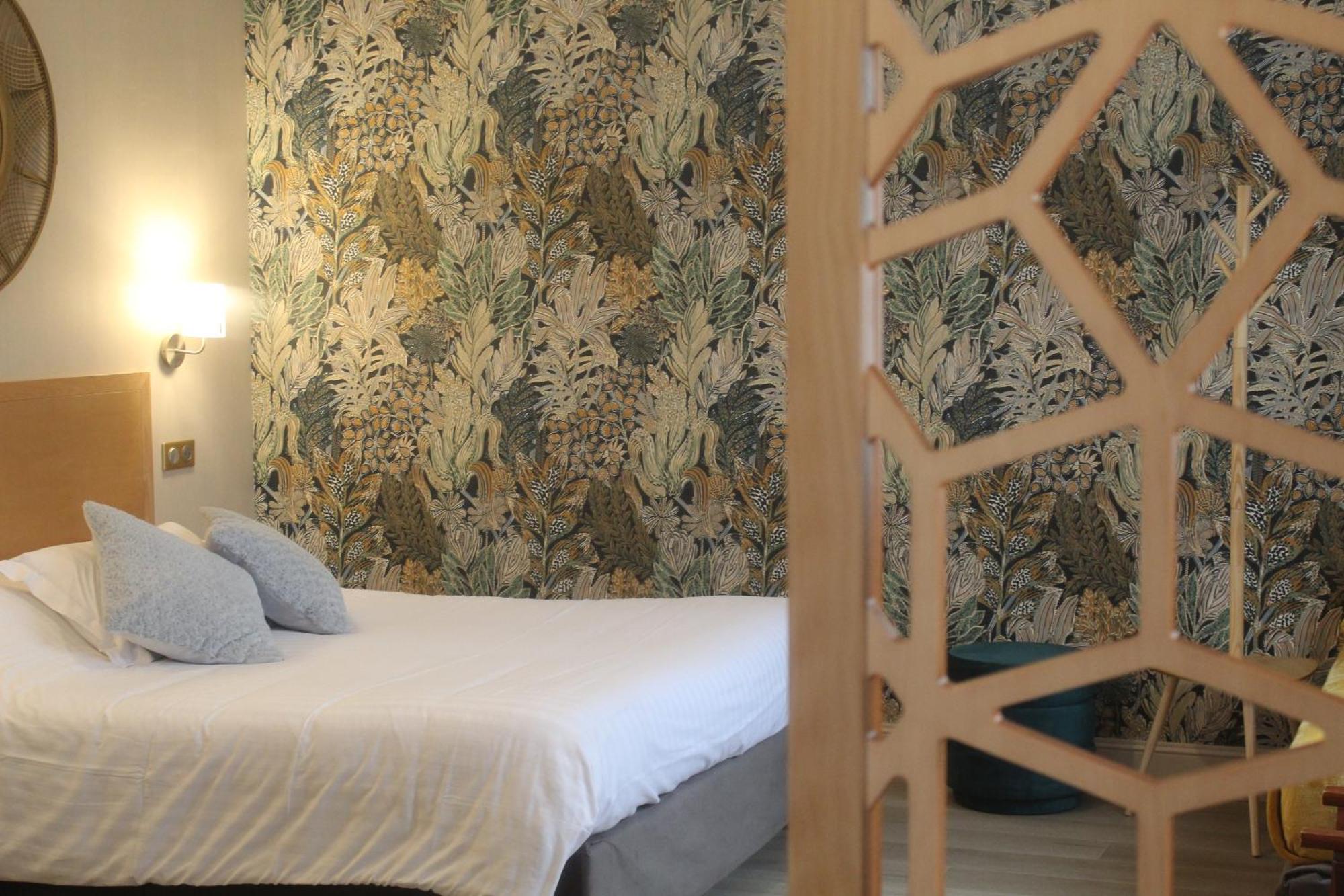 Logis Hotel La Breche - Restaurant Berthelot Амбоаз Екстериор снимка