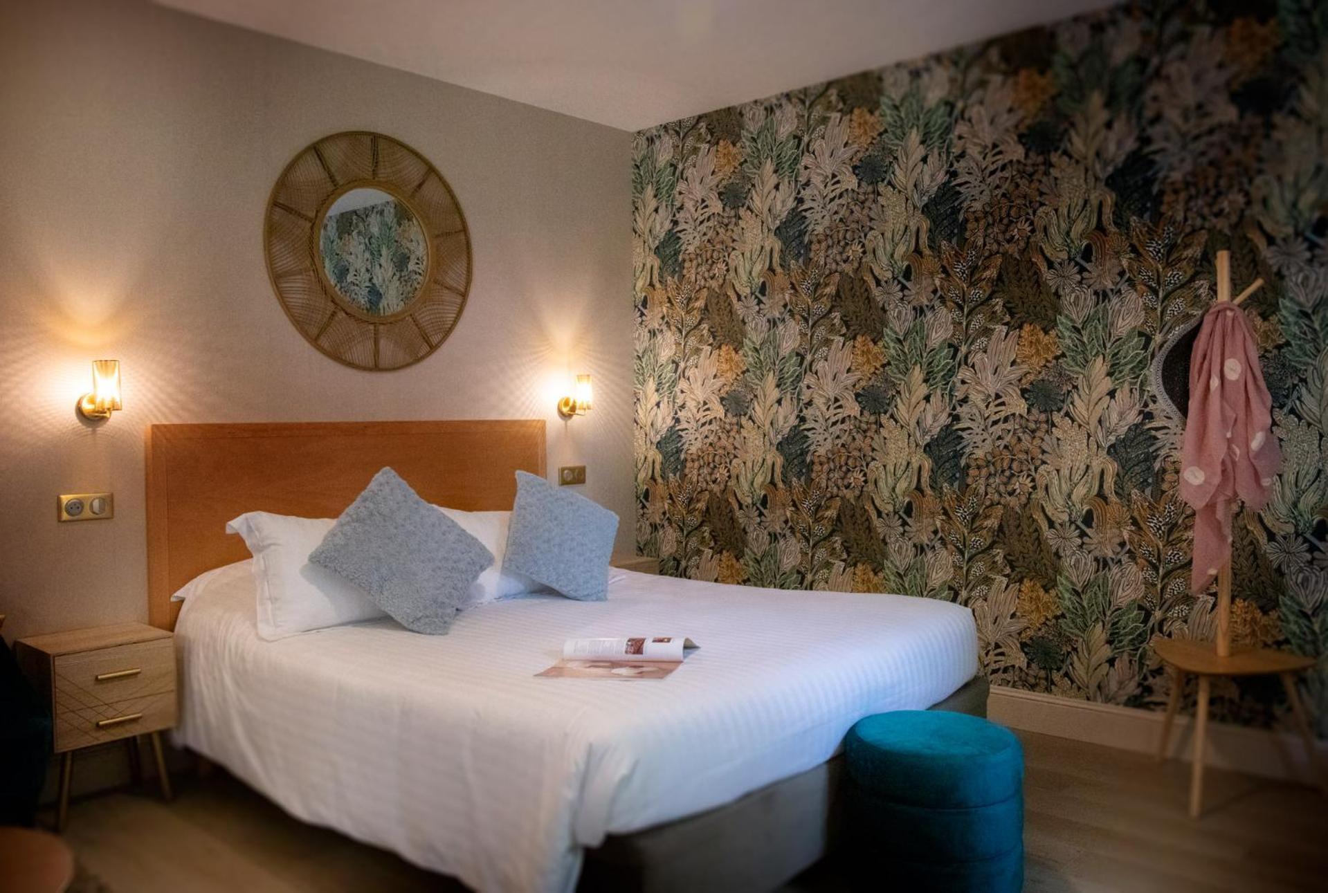 Logis Hotel La Breche - Restaurant Berthelot Амбоаз Екстериор снимка