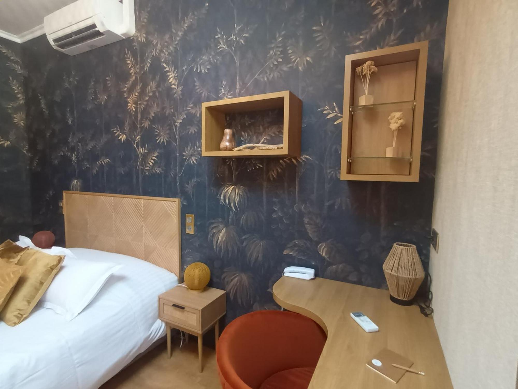Logis Hotel La Breche - Restaurant Berthelot Амбоаз Екстериор снимка