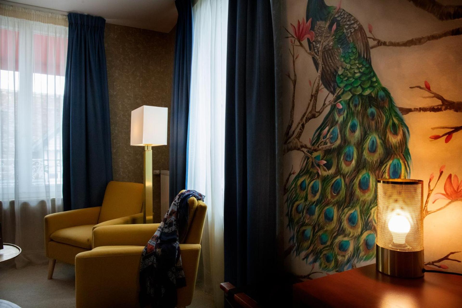 Logis Hotel La Breche - Restaurant Berthelot Амбоаз Екстериор снимка