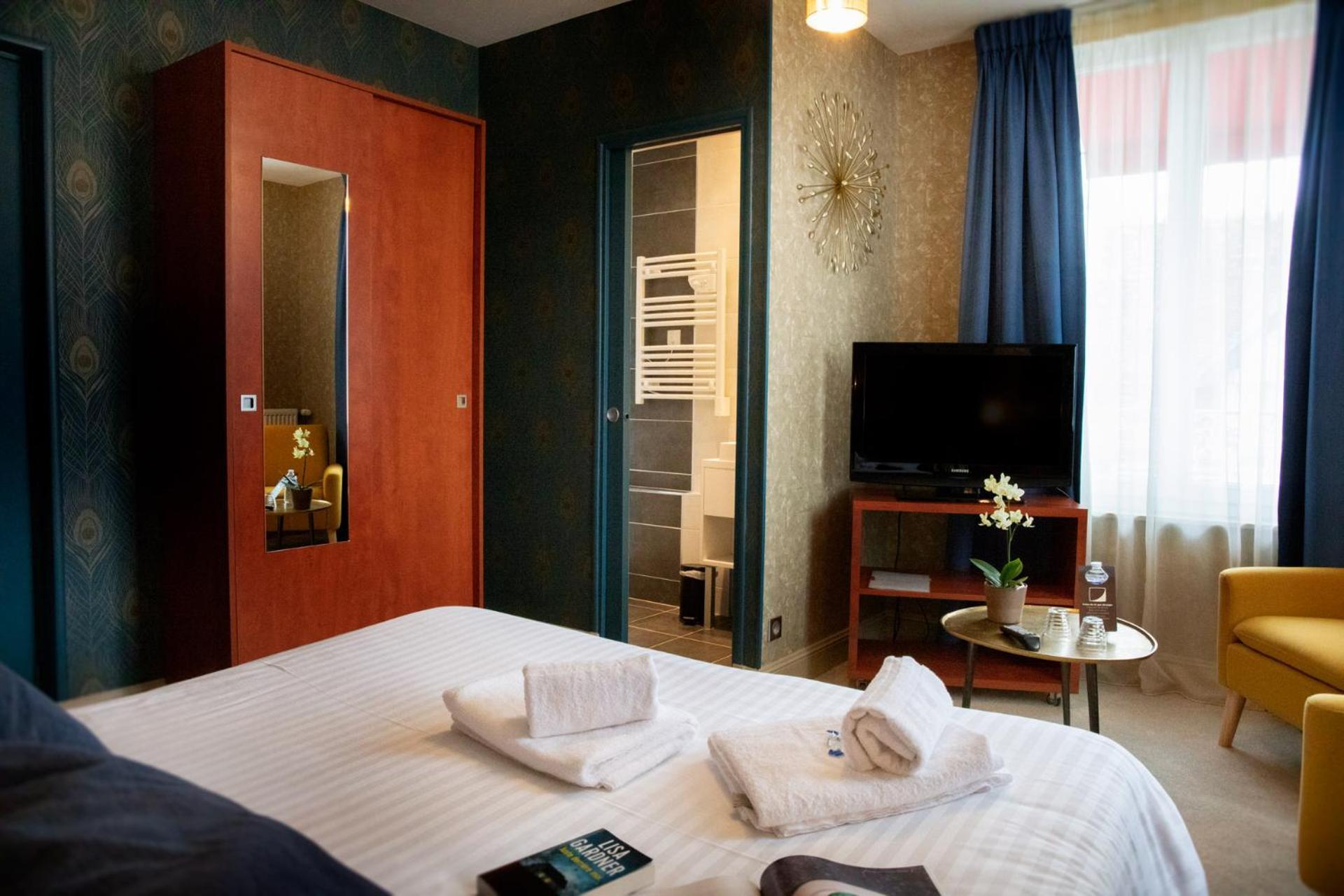 Logis Hotel La Breche - Restaurant Berthelot Амбоаз Екстериор снимка