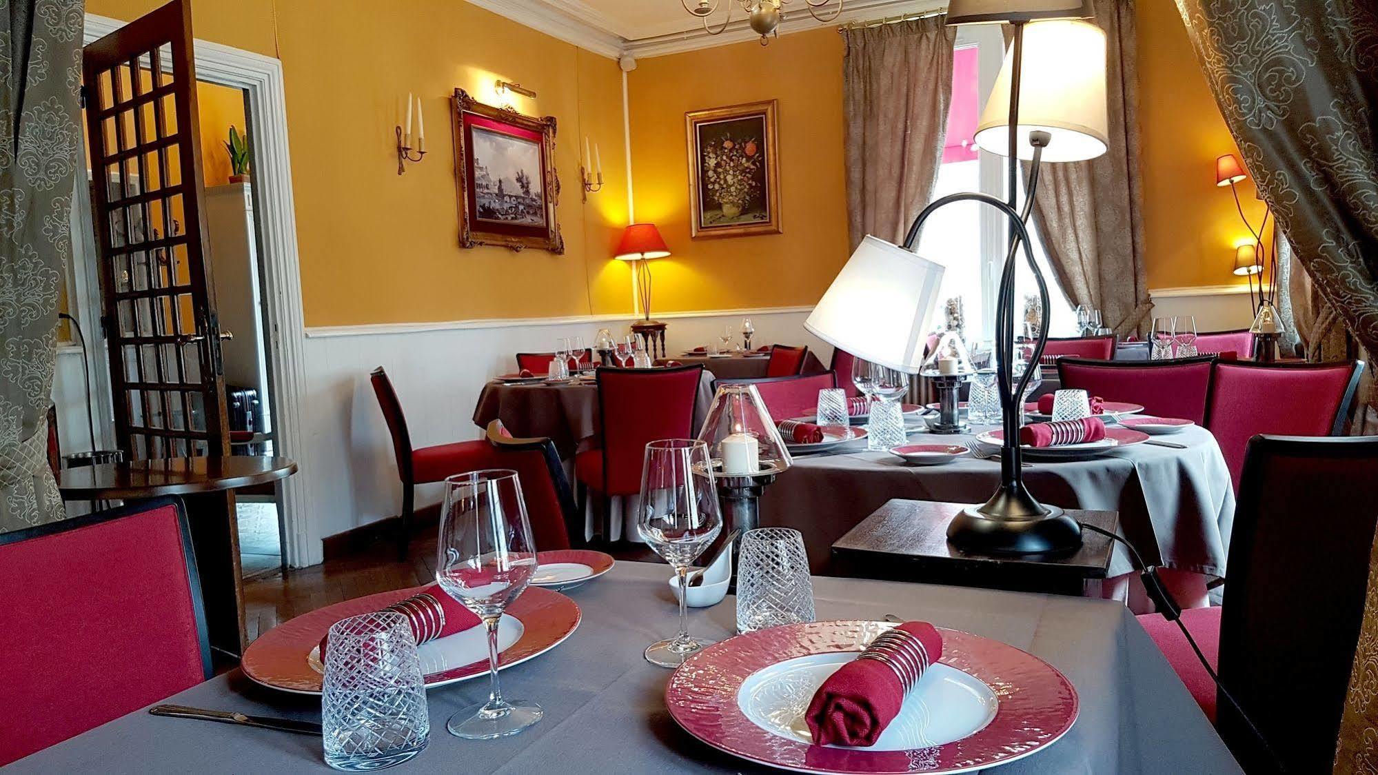 Logis Hotel La Breche - Restaurant Berthelot Амбоаз Екстериор снимка