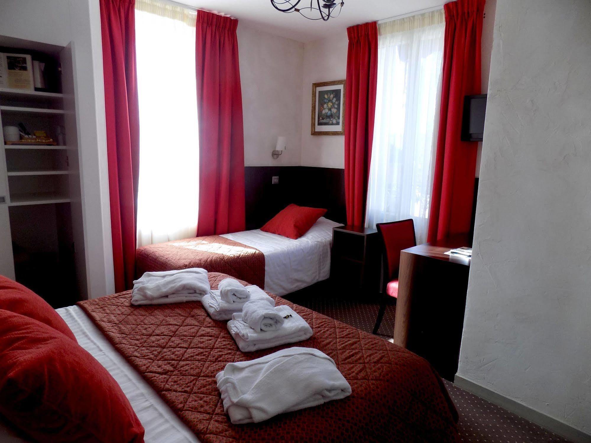 Logis Hotel La Breche - Restaurant Berthelot Амбоаз Екстериор снимка